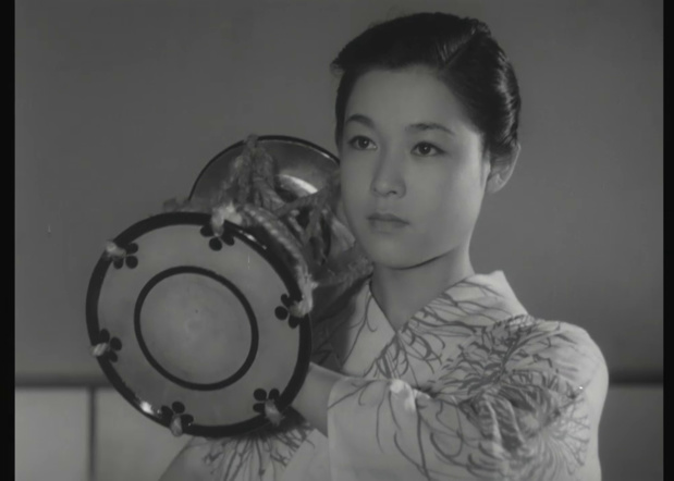 若尾文子 (Ayako Wakao) dans 祇園囃子 (Les musiciens de Gion, 1953) de 溝口 健二 (Kenji Mizoguchi) 若尾文子 (Ayako Wakao) dans 祇園囃子 (Les musiciens de Gion, 1953) de 溝口 健二 (Kenji Mizoguchi)