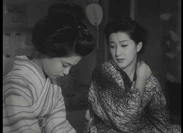 若尾文子 (Ayako Wakao) et 木暮実千代 (Michiyo Kogure) dans 祇園囃子 (Les musiciens de Gion, 1953) de 溝口 健二 (Kenji Mizoguchi) 若尾文子 (Ayako Wakao) et 木暮実千代 (Michiyo Kogure) dans 祇園囃子 (Les musiciens de Gion, 1953) de 溝口 健二 (Kenji Mizoguchi)