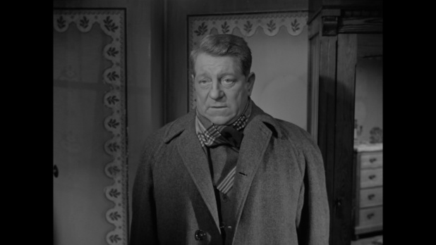 Jean Gabin dans le film Le cas du docteur Laurent (1957) de Jean-Paul Le Chanois Jean Gabin dans le film Le cas du docteur Laurent (1957) de Jean-Paul Le Chanois