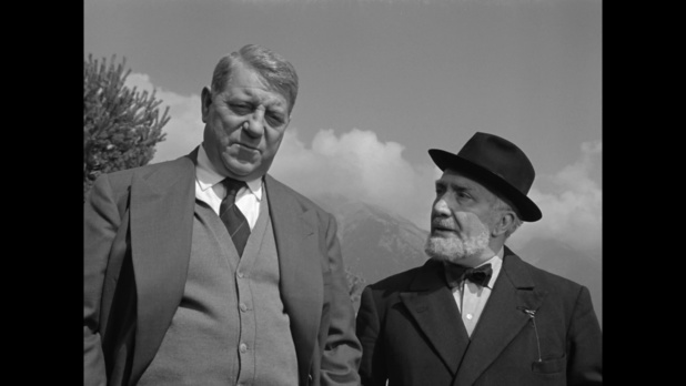 Jean Gabin et Henri Arius dans le film français Le cas du docteur Laurent (1957) de Jean-Paul Le Chanois Jean Gabin et Henri Arius dans le film français Le cas du docteur Laurent (1957) de Jean-Paul Le Chanois