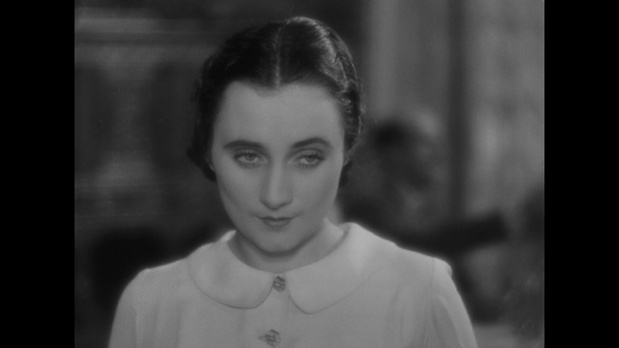 Mademoiselle Laydeker dans Le roman d'un jeune homme pauvre (1935) d'Abel Gance Mademoiselle Laydeker dans Le roman d'un jeune homme pauvre (1935) d'Abel Gance