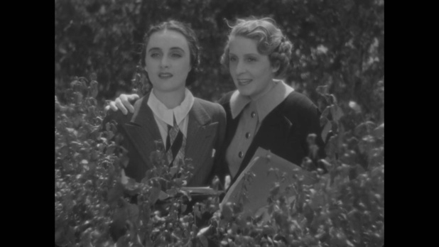 mademoiselle Laydeker dans le film Le roman d'un jeune homme pauvre (1935) d'Abel Gance mademoiselle Laydeker dans le film Le roman d'un jeune homme pauvre (1935) d'Abel Gance