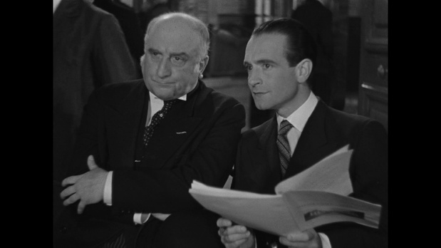 Pierre Fresnay et André Marnay dans Le roman d'un jeune homme pauvre (1935) d'Abel Gance Pierre Fresnay et André Marnay dans Le roman d'un jeune homme pauvre (1935) d'Abel Gance