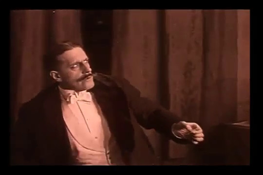 Henry Roussel dans le film muet Figures de cire (1914) de Maurice Tourneur Henry Roussel dans le film muet Figures de cire (1914) de Maurice Tourneur