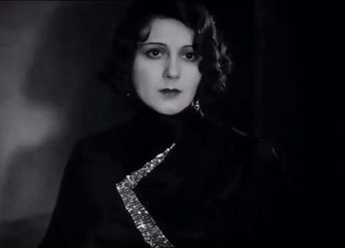 Renée Héribel dans La maison jaune de Rio (1931) de Karl Grune Renée Héribel dans La maison jaune de Rio (1931) de Karl Grune