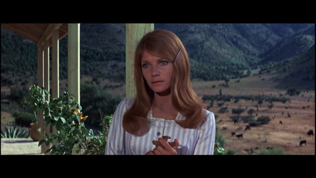 Pamela McMyler dans le film américain Chisum (1970) d'Andrew V. McLaglen Pamela McMyler dans le film américain Chisum (1970) d'Andrew V. McLaglen