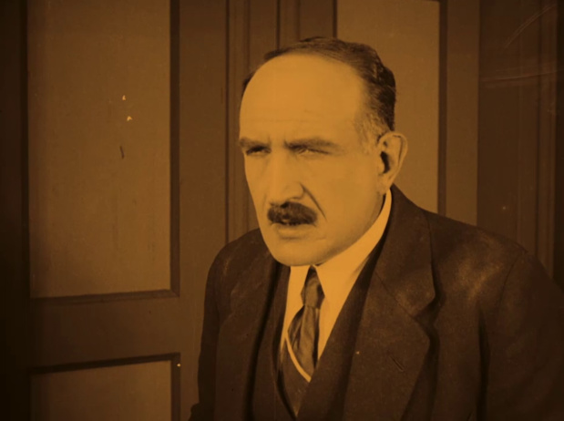 Magnus Stifter dans le film muet Mister Radio (1924) de Nunzio Malasomma Magnus Stifter dans le film muet Mister Radio (1924) de Nunzio Malasomma