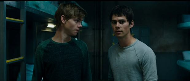 Dylan O'Brien et Thomas Brodie-Sangster dans Maze Runner : The Scorch Trials (Le Labyrinthe : La Terre brûlée, 2015) de Wes Ball Dylan O'Brien et Thomas Brodie-Sangster dans Maze Runner : The Scorch Trials (Le Labyrinthe : La Terre brûlée, 2015) de Wes Ball