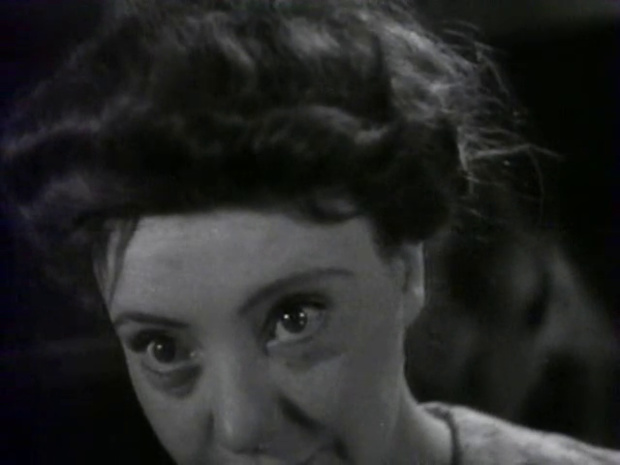 Christiane Dor dans le film Poil de carotte (1932) de Julien Duvivier Christiane Dor dans le film Poil de carotte (1932) de Julien Duvivier