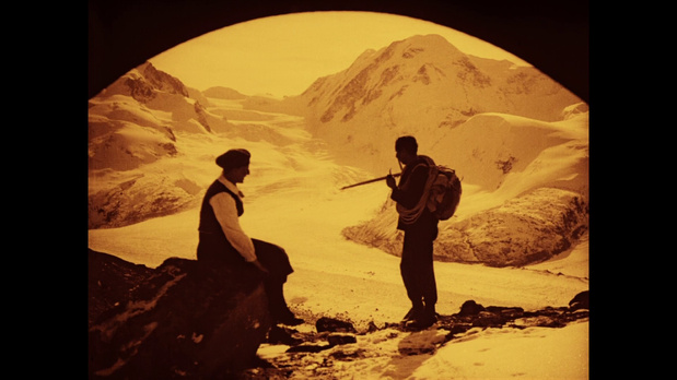Image du documentaire allemand Im Kampf mit dem Berge (A l'assaut de la montagne, 1921) d'Arnold Fanck Image du documentaire allemand Im Kampf mit dem Berge (A l'assaut de la montagne, 1921) d'Arnold Fanck