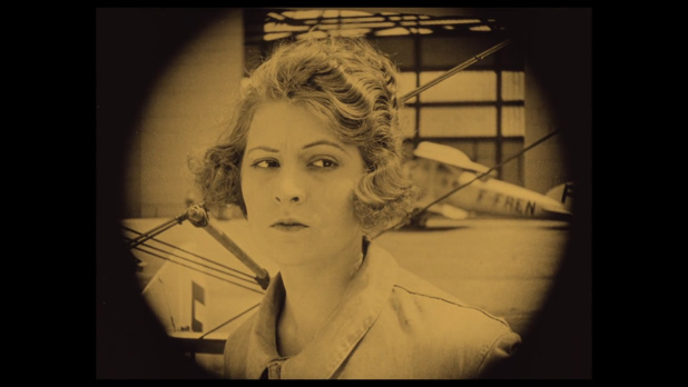 Marthe Ferrare dans le film L'autre aile (1923) de Henri Andréani