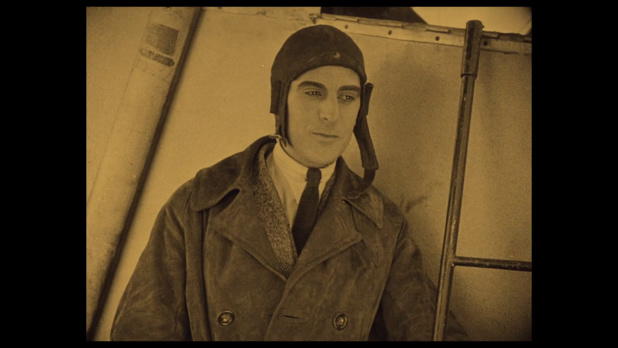 Jean Murat dans le film L'autre aile (1923) de Henri Andréani