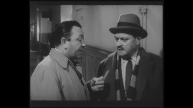 Raymond Souplex et Jean Daurand dans le film français L'assassin viendra ce soir (1964) de Jean Maley