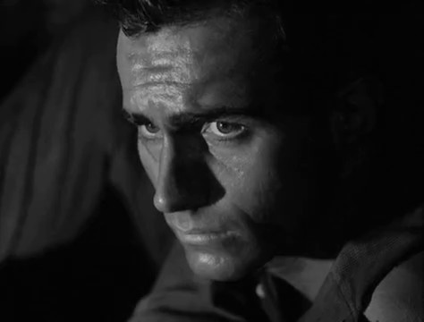 Helmut Dantine dans Passage to Marseille (Passage pour Marseille, 1944) de Michael Curtiz Helmut Dantine dans Passage to Marseille (Passage pour Marseille, 1944) de Michael Curtiz
