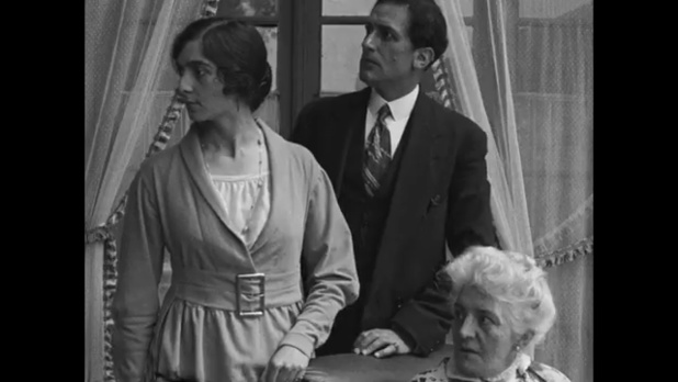 mademoiselle Lugane, René Cresté et madame De La Croix dans Tih Minh (1919) de Louis Feuillade