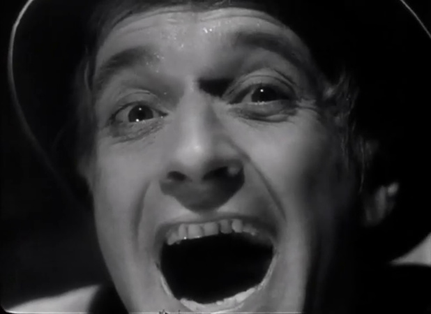 Pierre Fresnay dans le film dramatico-fantastique La charrette fantôme (1939) de Julien Duvivier
