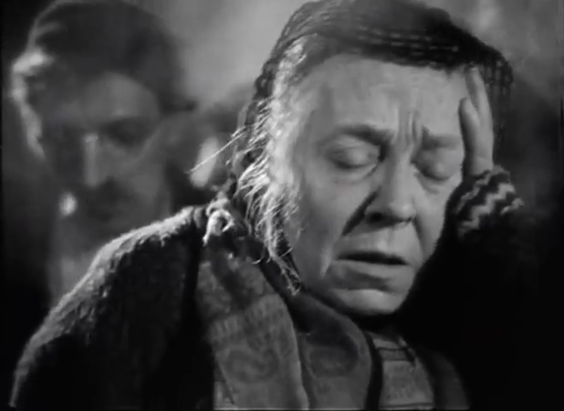 Madame Lherbay dans le film La charrette fantôme (1939) de Julien Duvivier
