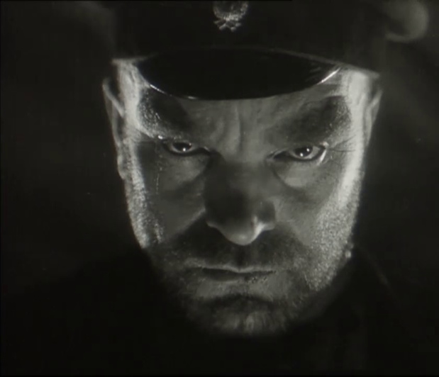 Image du film muet soviétique Генеральная линия (La ligne générale, 1929) de Сергей Михайлович Эйзенштейн (Sergueï Mikhaïlovitch Eisenstein) et Григорий Василевич Александров (Grigori Alexandrov)