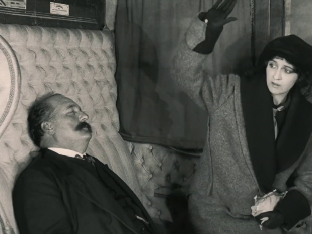 Yvette Andreyor dans Fantômas (1913/1914) de Louis Feuillade
