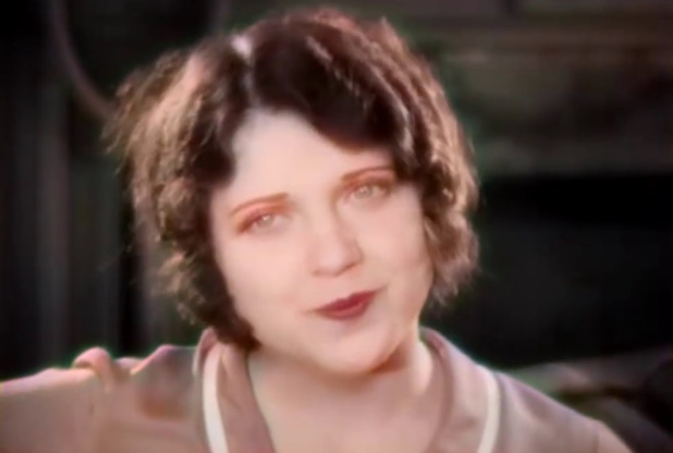 L'actrice Eugenia Gilbert dans le film muet The mysterious airman (1928) de Harry Revier
