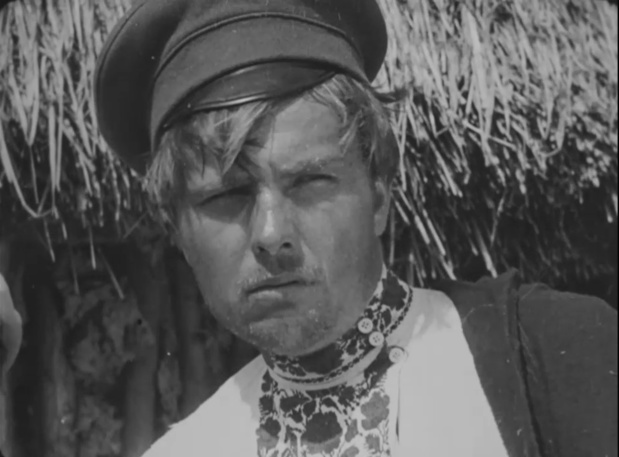 Khoma dans le film muet soviétique Земля (La terre, 1930) de Олександр Петрович Довженко (Alexandre Petrovytch Dovjenko)