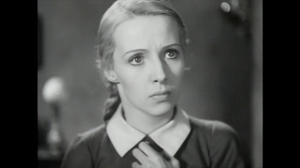 Madeleine Ozeray est Sonia dans le film Crime et châtiment (1935) de Pierre Chenal