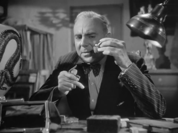 George Zucco dans le film Sherlock Holmes in Washington (Sherlock Holmes à Washington, 1943) de Roy William Neill