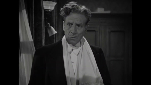Paul Cavanagh dans le film The woman in green (La femme en vert, 1945) de Roy William Neill