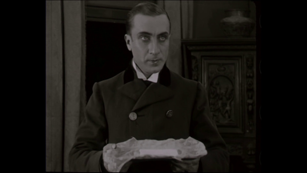 Ivan Mosjoukine dans L'angoissante aventure (1920) de Yakov Protazanov