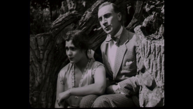 Ivan Mosjoukine dans L'angoissante aventure (1920) de Yakov Protazanov