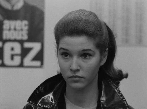 Catherine-Isabelle Duport dans Masculin féminin (1966) de Jean-Luc Godard