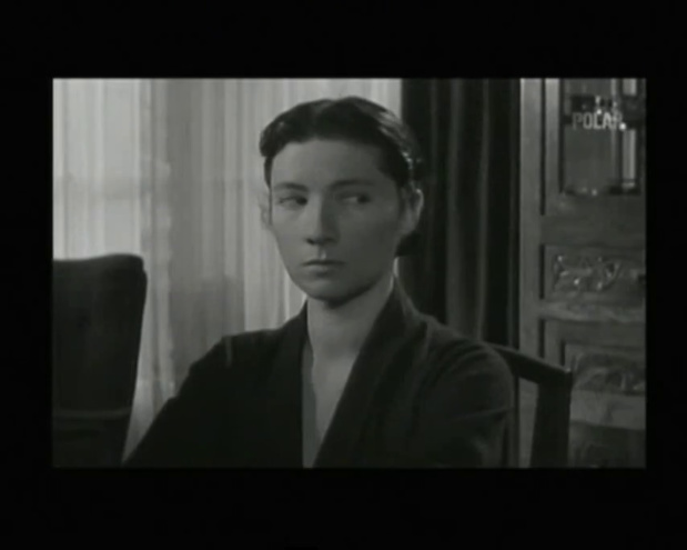 Yva Bella dans le film policier La nuit des suspectes (8 femmes en noir, 1960) de Victor Merenda