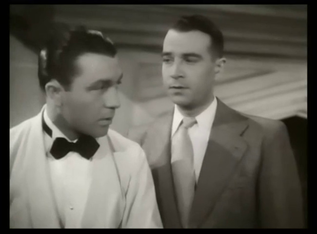 Jean Daurand et René Dary dans le film policier Huit hommes dans un château (1942) de Richard Pottier