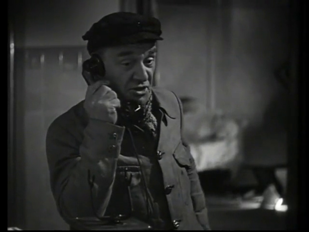 Arthur Devère dans le film policier Le mystère de la chambre jaune (1949) de Henri Aisner