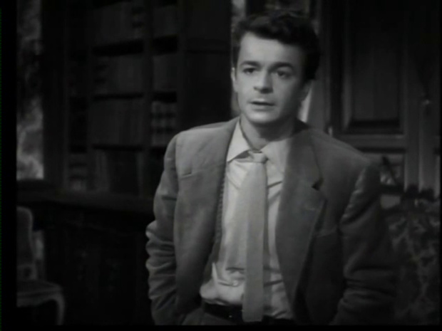 Serge Reggiani est Rouletabille dans Le parfum de la dame en noir (1949) de Louis Daquin