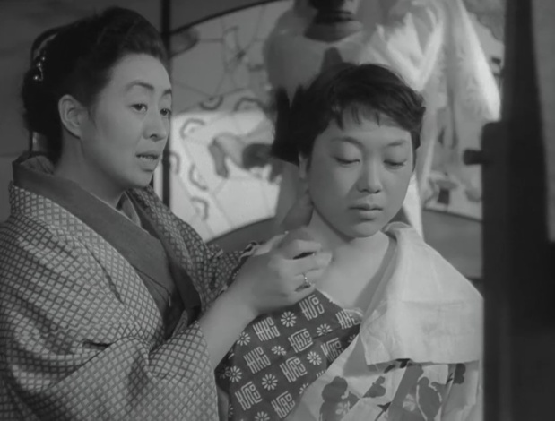 Sadako Sawamura  et Yasuko Kawakami dans le film 赤線地帯 (La rue de la honte,1956) de 溝口 健二 (Kenji Mizoguchi)