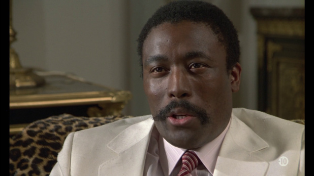 Pierre Saintons dans Le professionnel (1981) de Georges Lautner