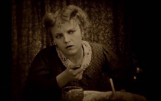 L'actrice Maly Delschaft dans le film allemand Varieté (Variétés, 1925) de Ewald André Dupont