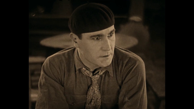 Le comédien Paul Menant dans le film muet français La grande passion (1928) d'André Hugon