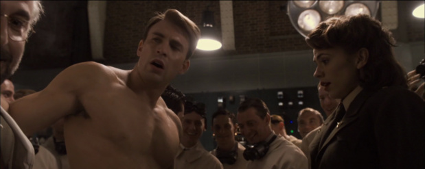 Chris Evans dans Captain America : First Avenger Chris Evans dans Captain America : First Avenger