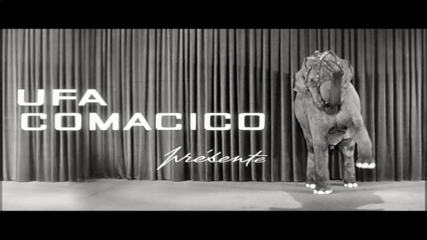 Un singe en hiver (1962) de Henri Verneuil : l'arrivée de Gabriel (HD) Un singe en hiver (1962) de Henri Verneuil : l'arrivée de Gabriel (HD)