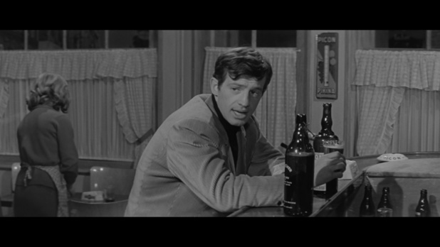 Un singe en hiver (1962) de Henri Verneuil : l'arrivée de Gabriel (HD) Un singe en hiver (1962) de Henri Verneuil : l'arrivée de Gabriel (HD)