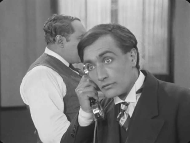Antonin Artaud dans le film muet L'argent (1928) de Marcel L'Herbier