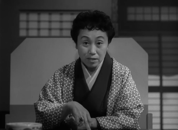 L'actrice Haruko Sugimura dans le drame 東京暮色 (Crépuscule à Tokyo, 1957) de 小津 安二郎 (Yasujirō Ozu)