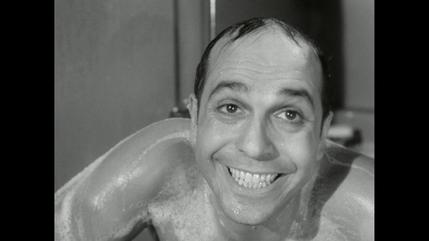 Robert Manuel dans le film français de gangsters Du rififi chez les hommes (1955) de Jules Dassin Robert Manuel dans le film français de gangsters Du rififi chez les hommes (1955) de Jules Dassin