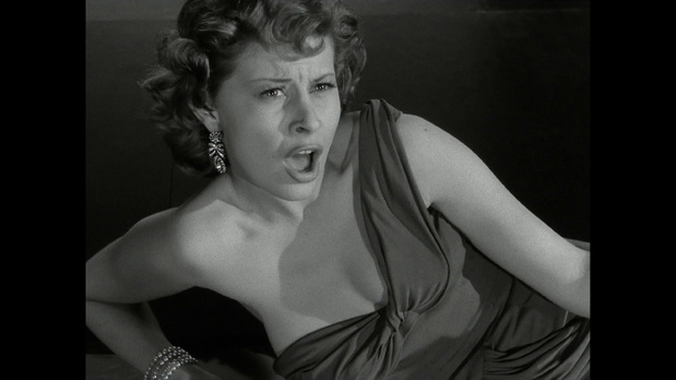 Magali Nöel dans le film de gangsters Du rififi chez les hommes (1955) de Jules Dassin Magali Nöel dans le film de gangsters Du rififi chez les hommes (1955) de Jules Dassin