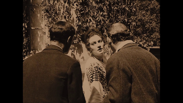 Eve Francis dans La fête espagnole (1920) de Germaine Dulac Eve Francis dans La fête espagnole (1920) de Germaine Dulac