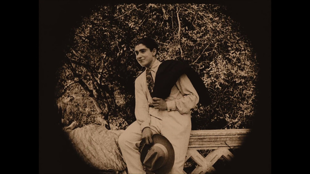 Robert Delsol dans La fête espagnole (1920) de Germaine Dulac Robert Delsol dans La fête espagnole (1920) de Germaine Dulac