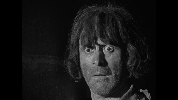 Gaston Modot dans son propre film Conte cruel (1930) Gaston Modot dans son propre film Conte cruel (1930)