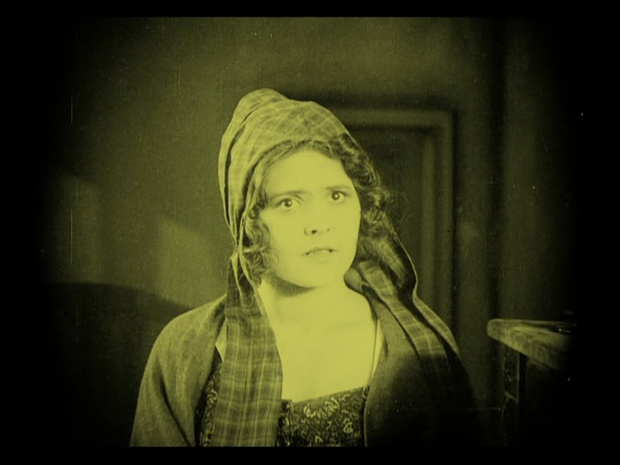 Liane Haid dans le film muet allemand Schlagende Wetter (Grisou, 1923) de Karl Grune